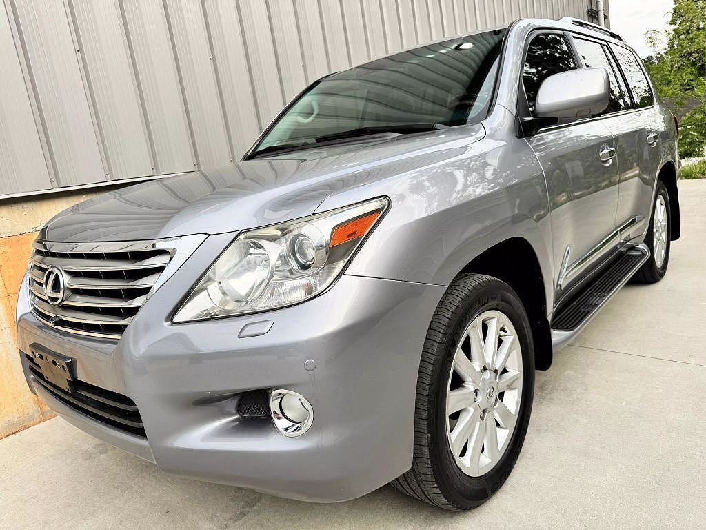 Lexus LX