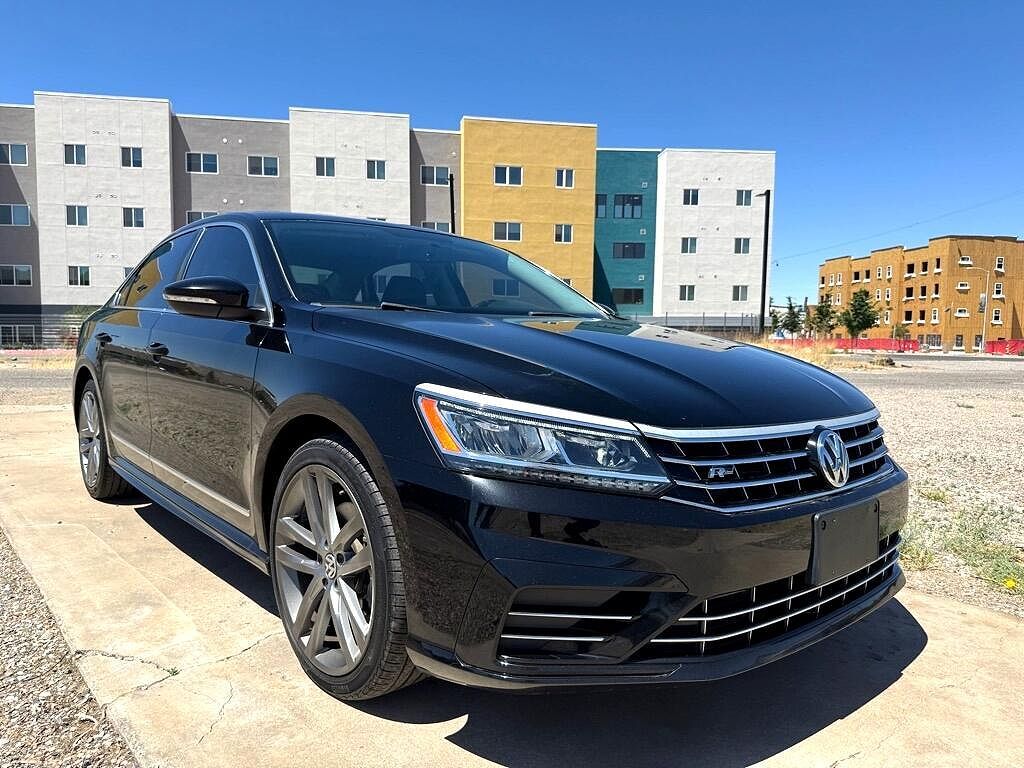 2016 VOLKSWAGEN Passat
