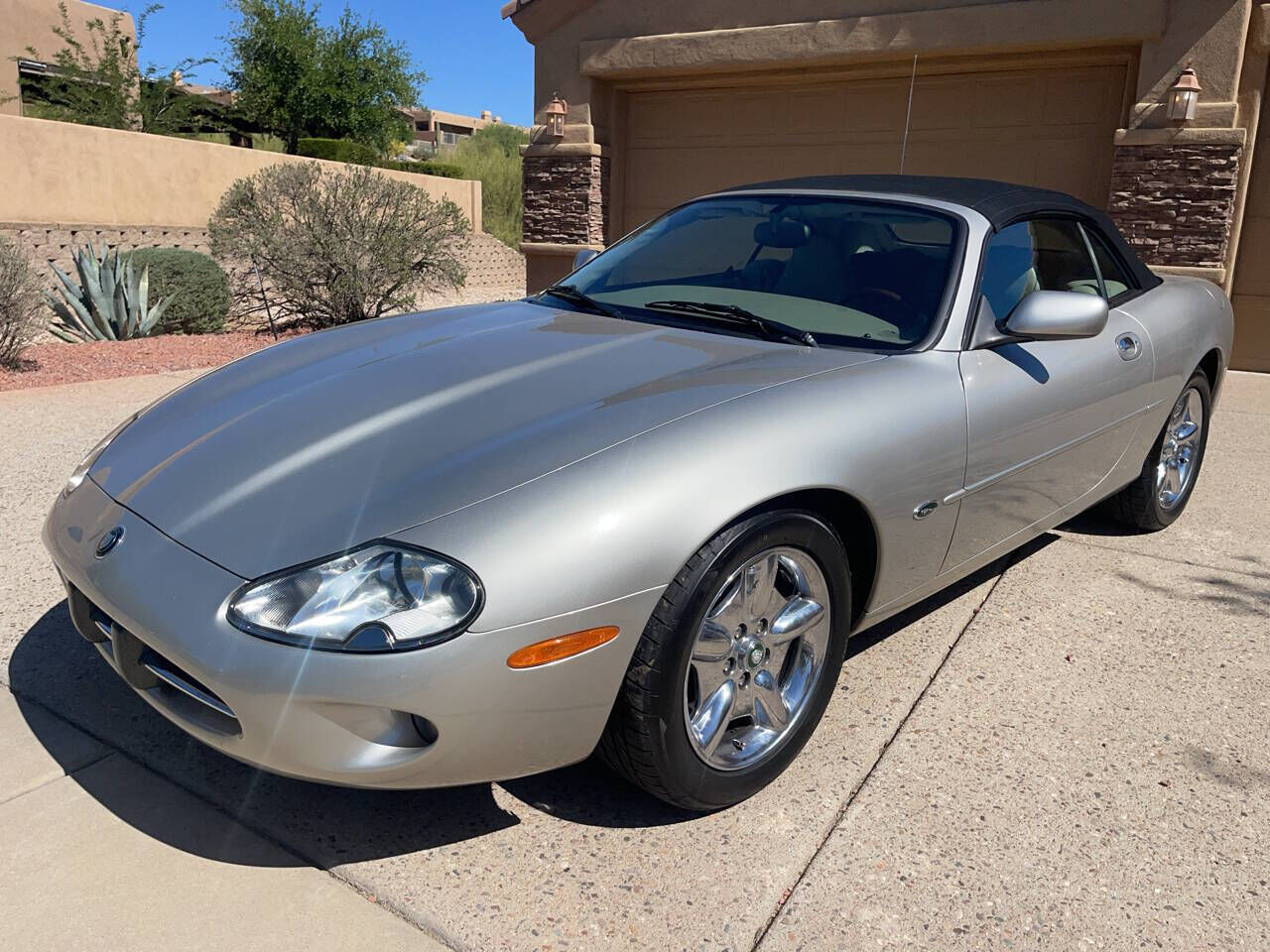 Jaguar XK8