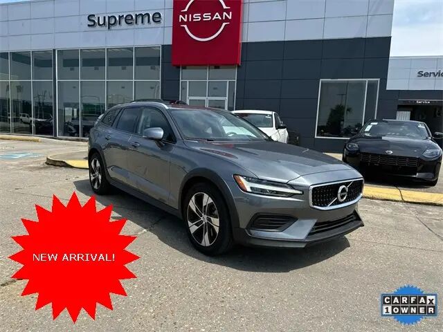 2020 VOLVO V60CC