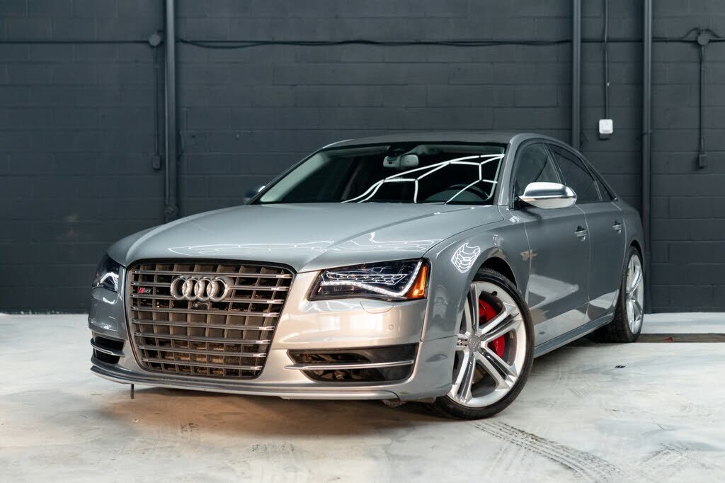 Audi S8