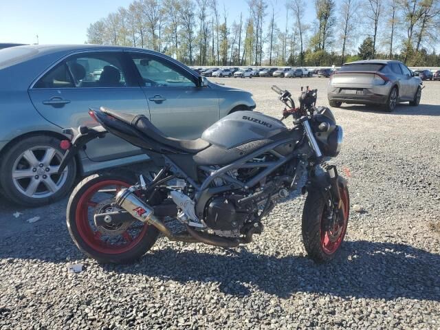 SUZUKI