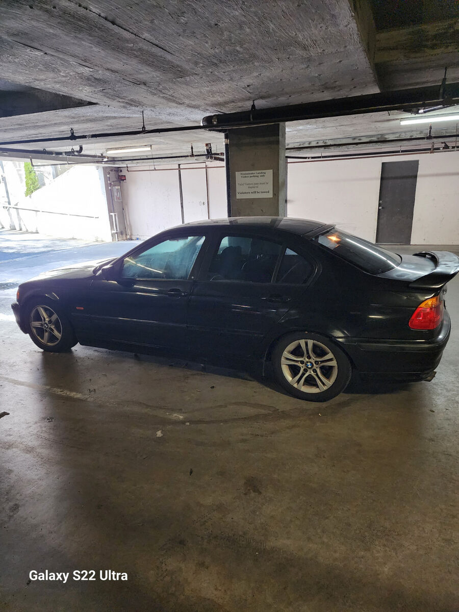 BMW 323i