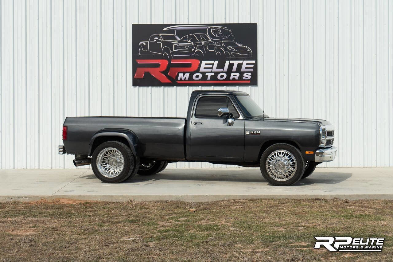 Dodge D-Series