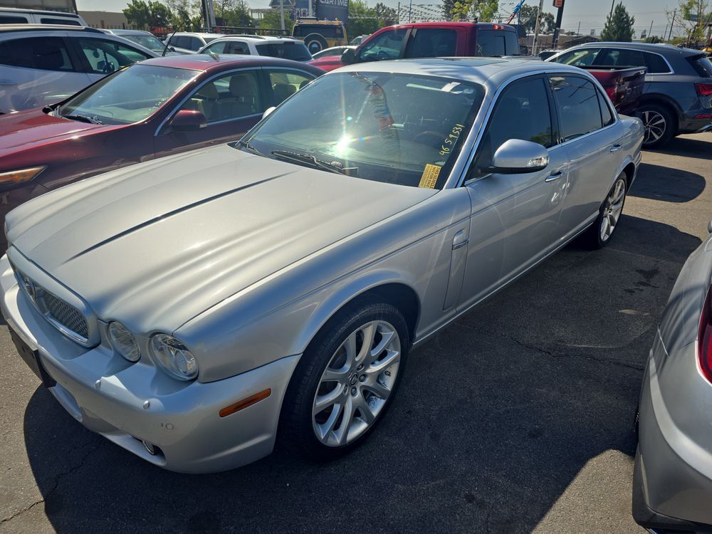 Jaguar XJ