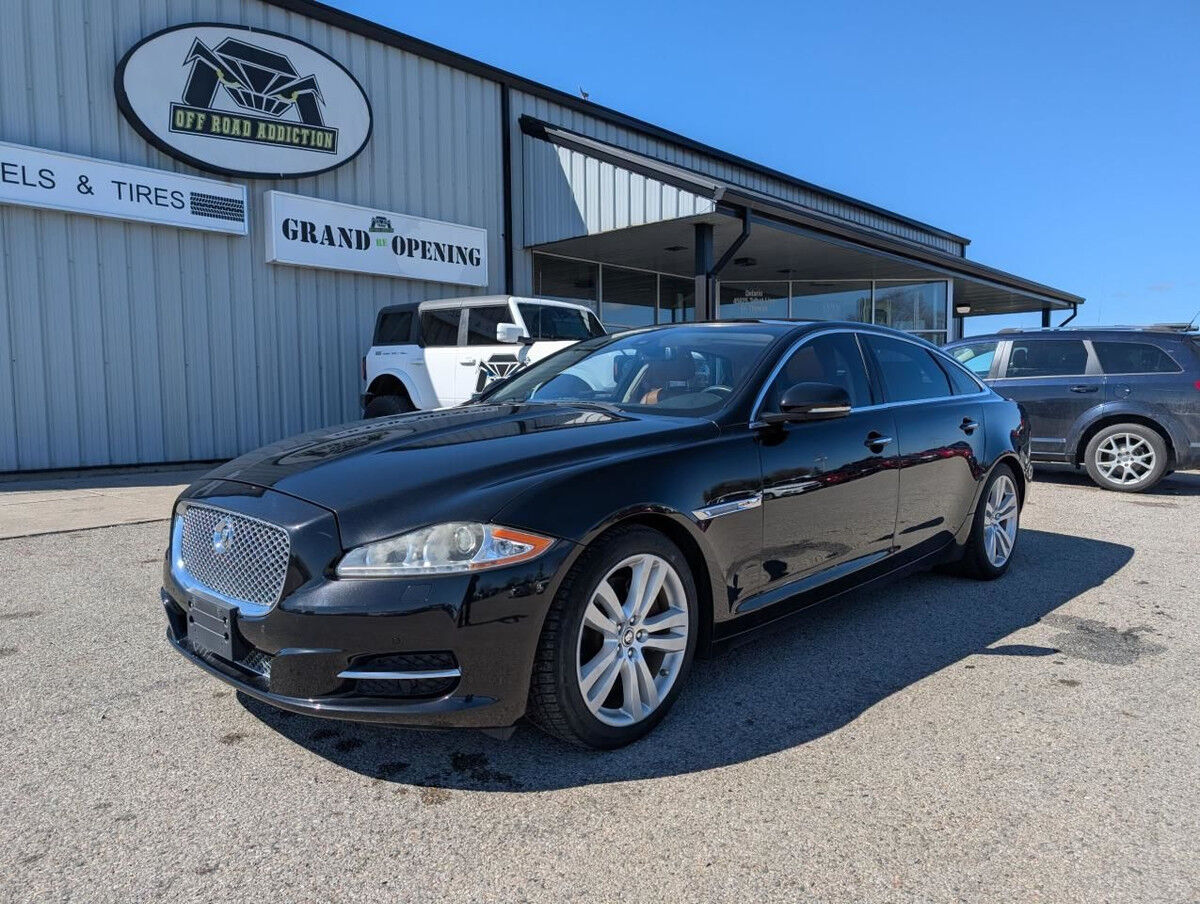 Jaguar XJ