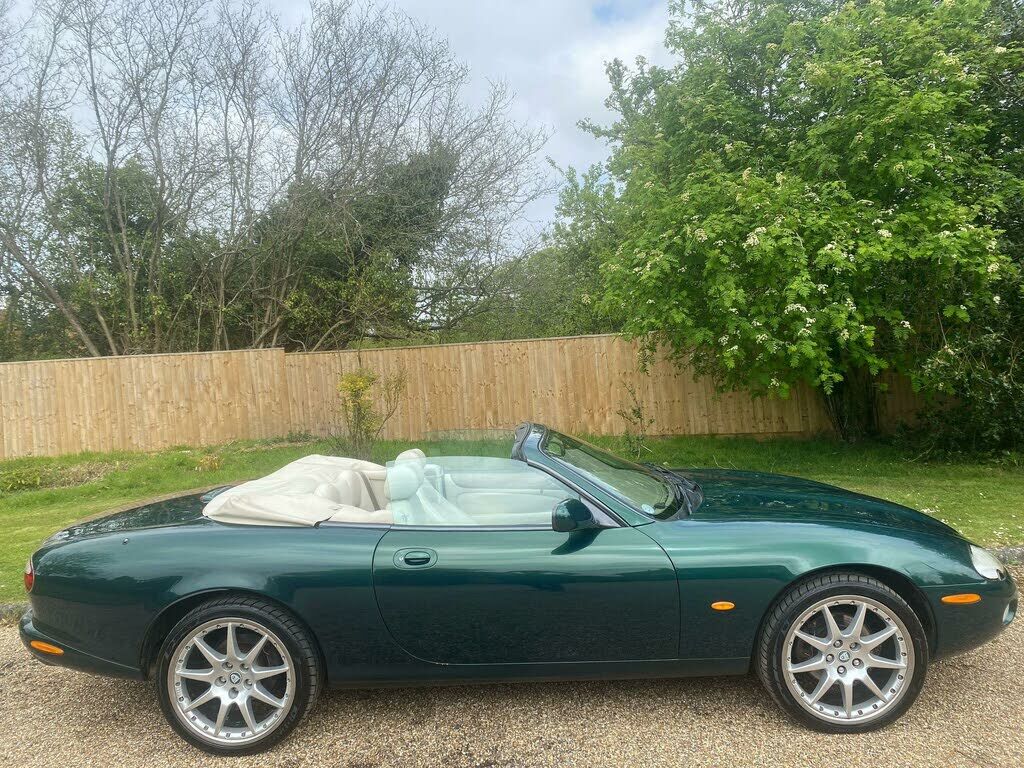 Jaguar XK8