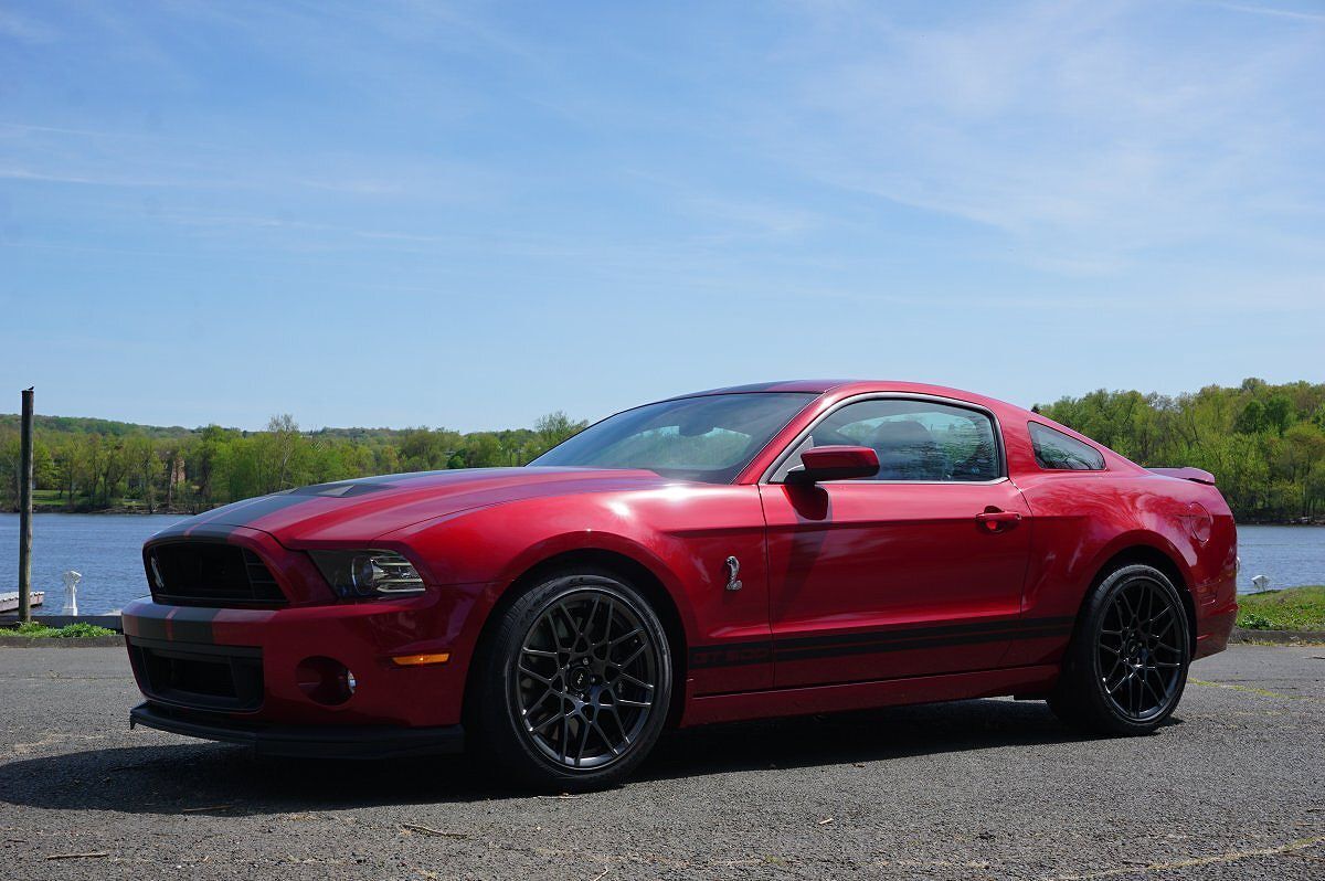 2013 FORD Mustang
