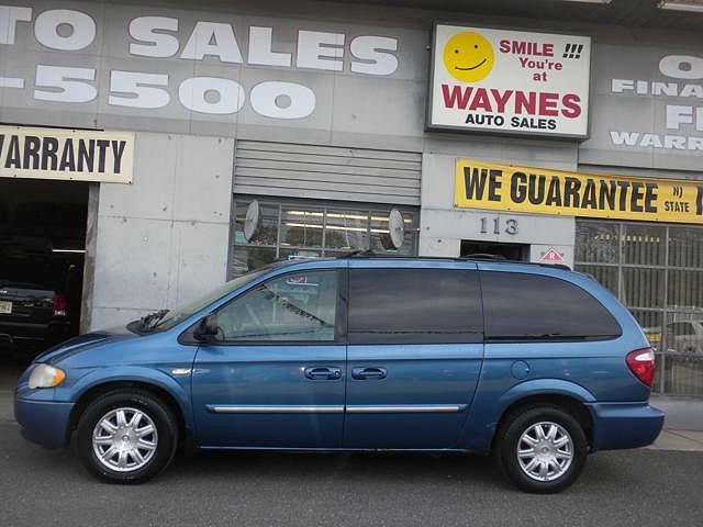 2005 CHRYSLER Town and Country