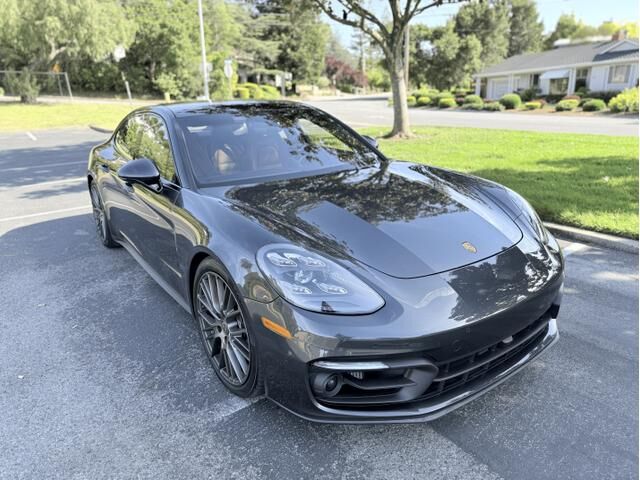 PORSCHE