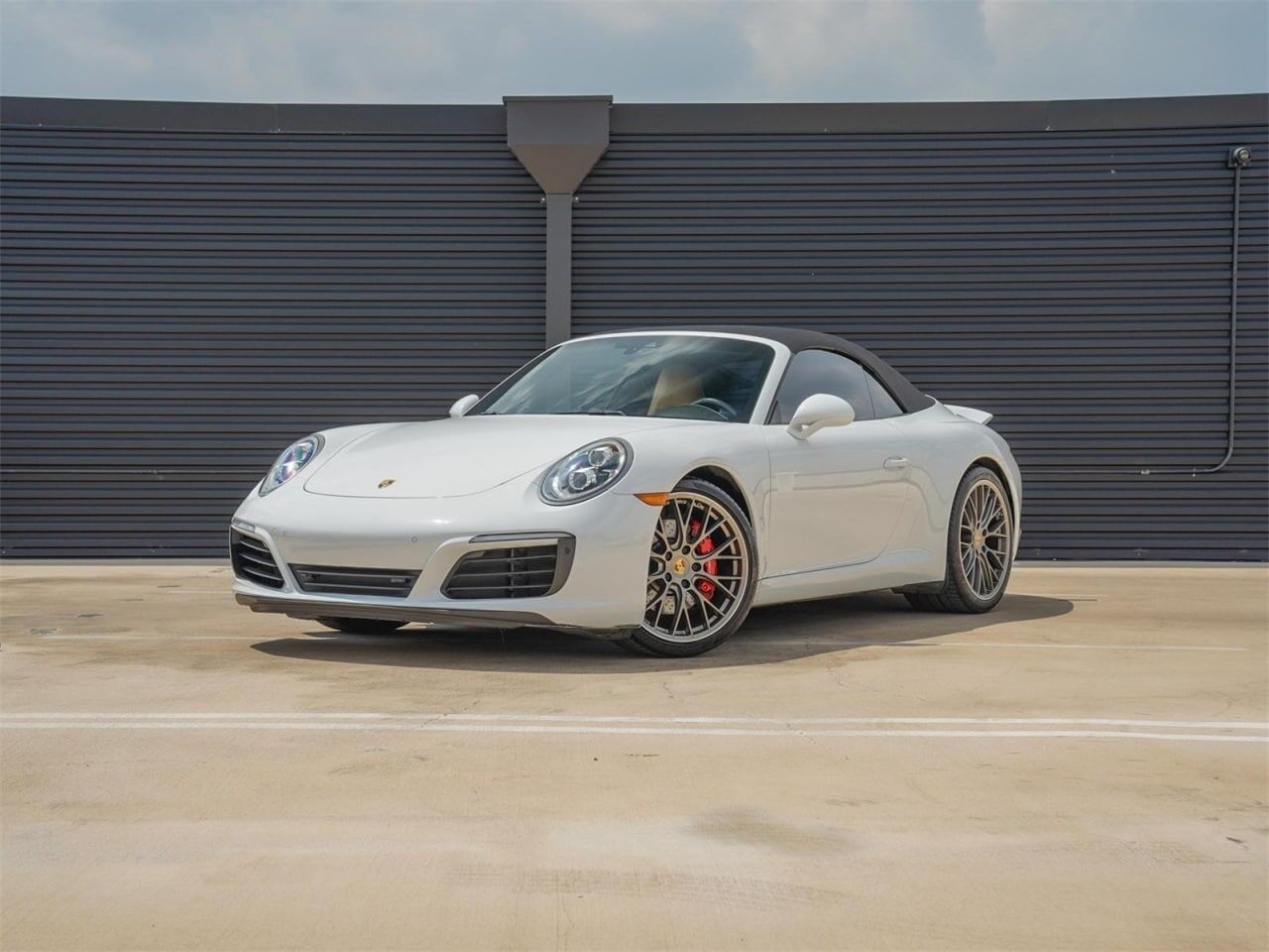 PORSCHE