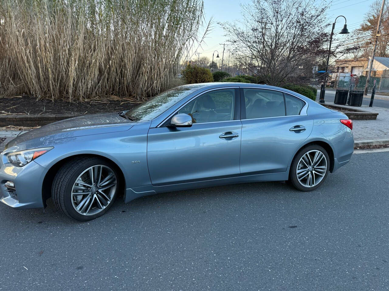 2017 INFINITI Q50