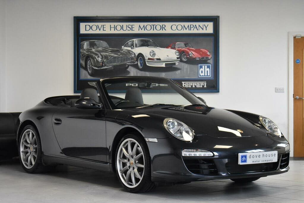 PORSCHE