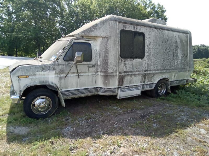 Ford E-350