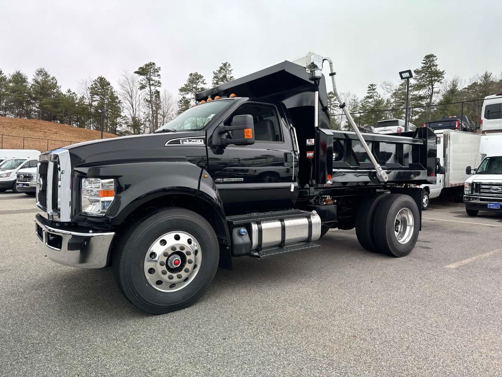 2025 FORD F-750