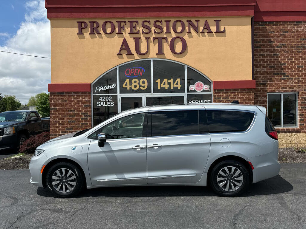 2023 CHRYSLER Pacifica