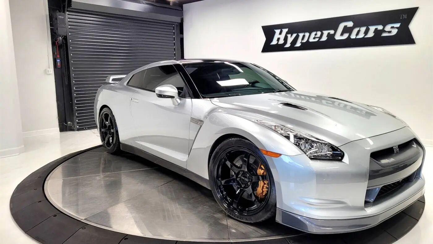 Nissan GT-R