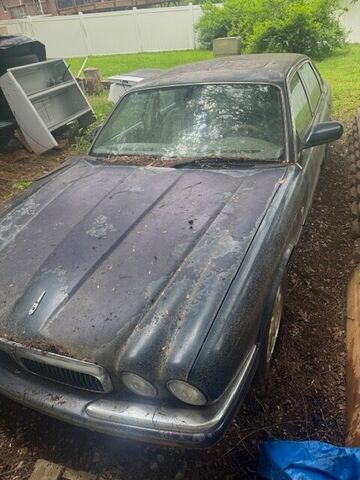 Jaguar XJ8