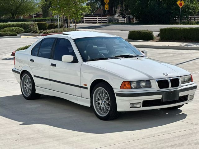 BMW 328i