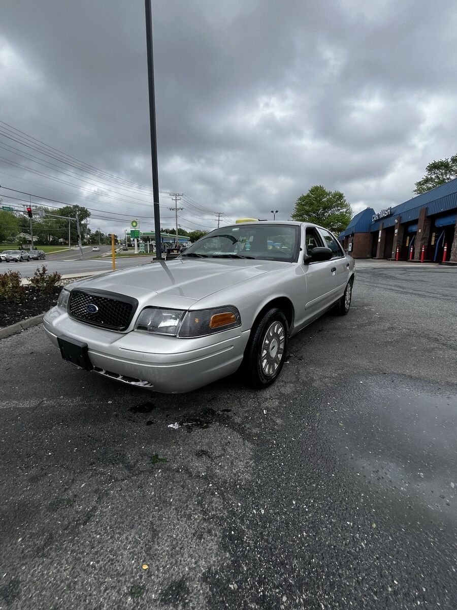 Ford Crown Victoria