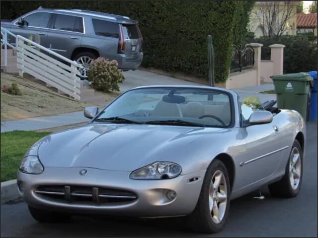 Jaguar XK8