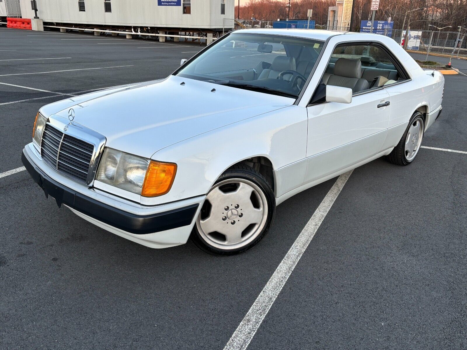 Mercedes-Benz 300