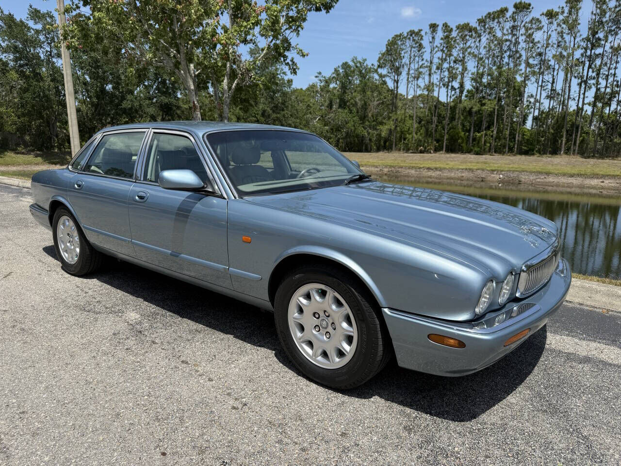 Jaguar XJ8