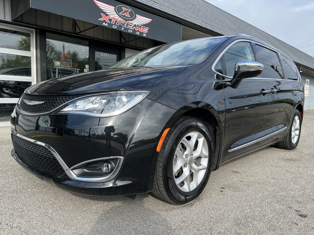 2020 CHRYSLER Pacifica