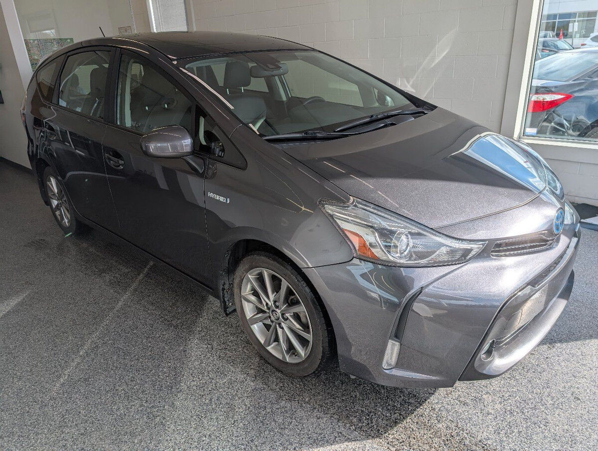 Toyota Prius V