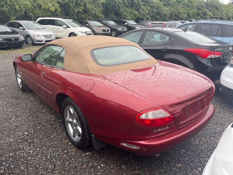 Jaguar XK8