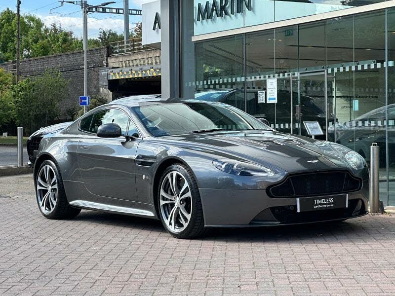 Aston Martin V12 Vantage