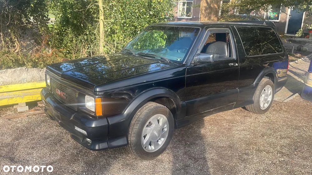 GMC Typhoon