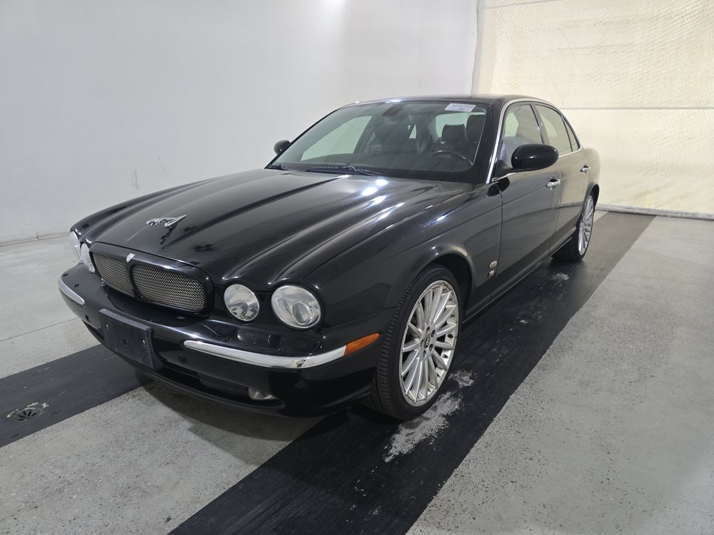 Jaguar XJR
