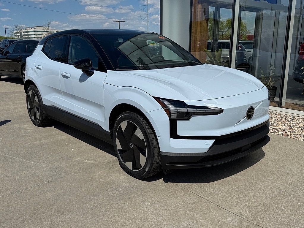 2025 VOLVO EX30