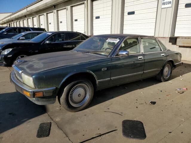 Jaguar XJ6