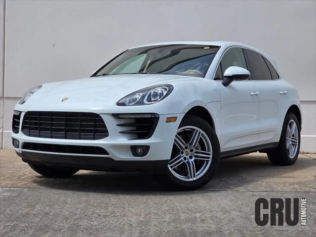 2016 PORSCHE Macan