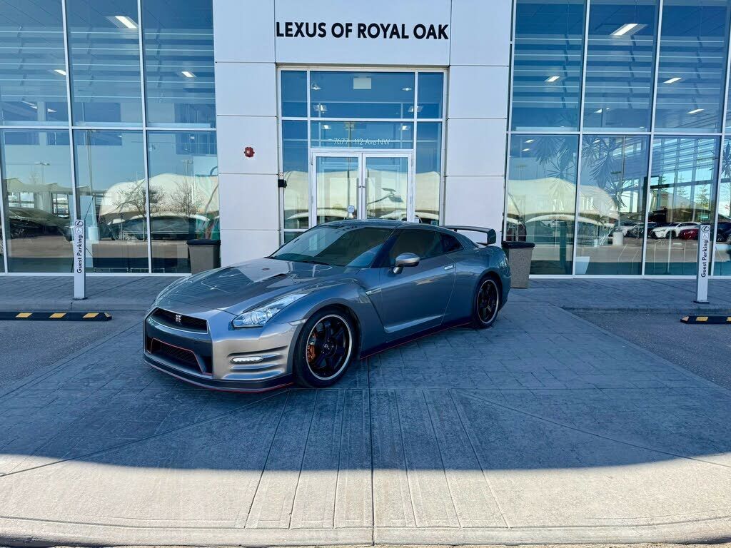 Nissan GT-R