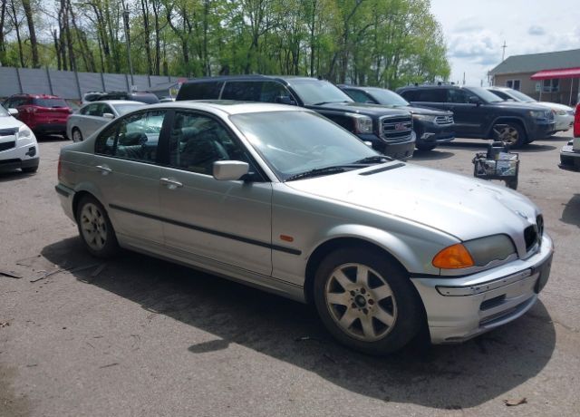 BMW 323i