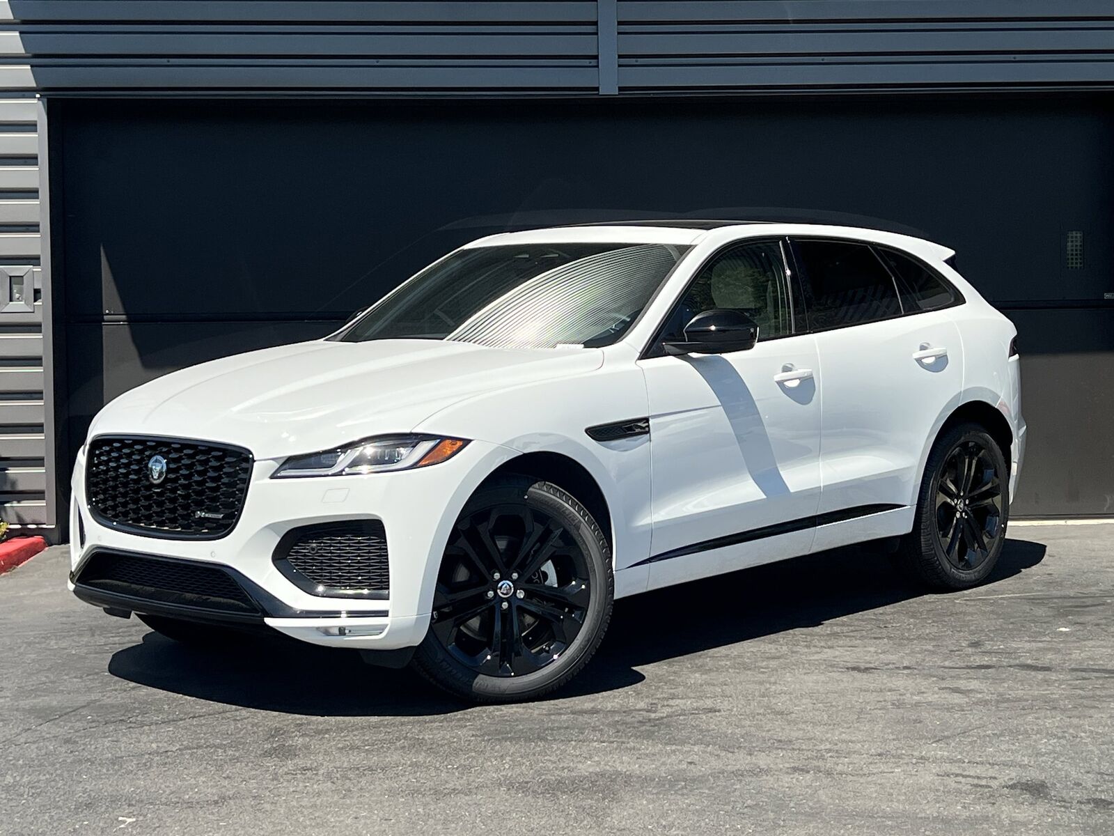2025 JAGUAR F-Pace