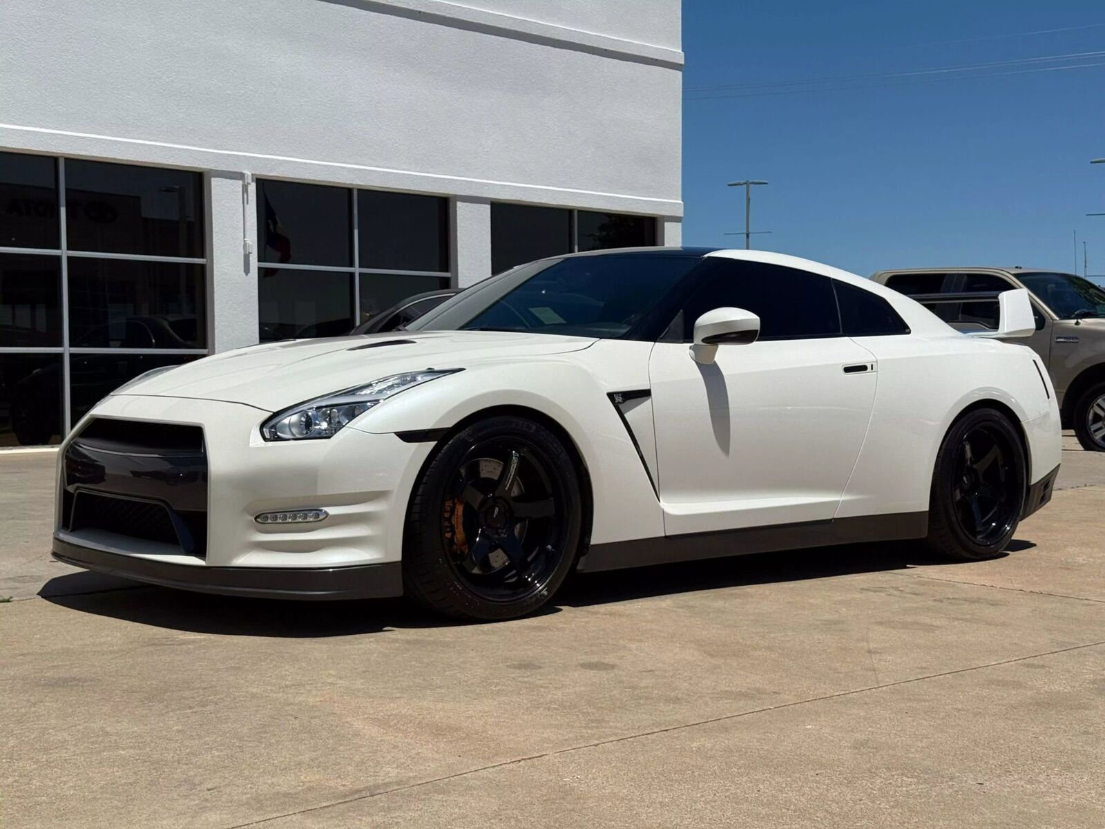 Nissan GT-R