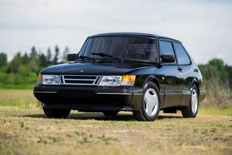 Saab 900