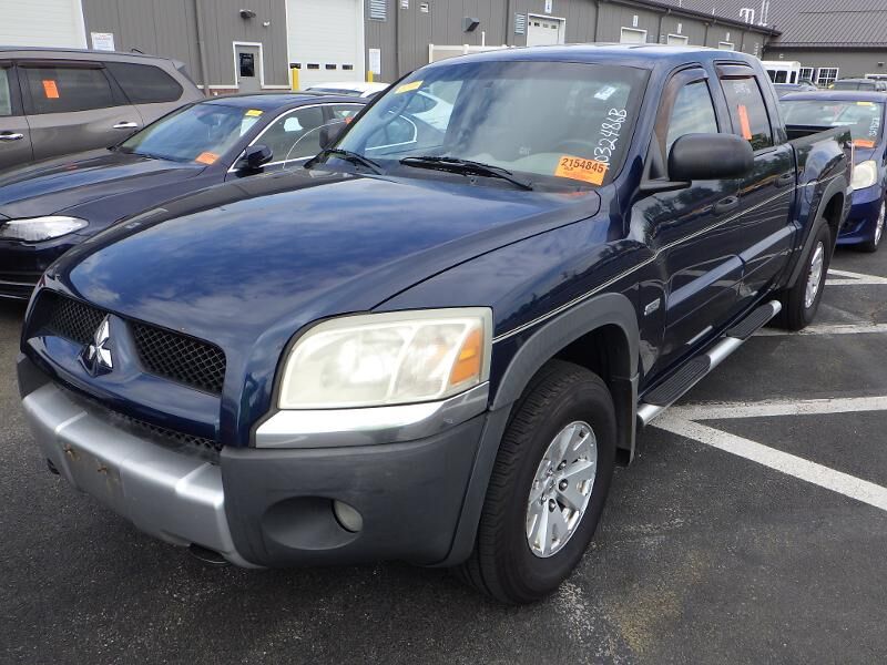 Mitsubishi Raider