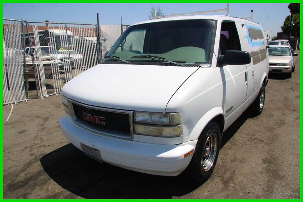 GMC Safari