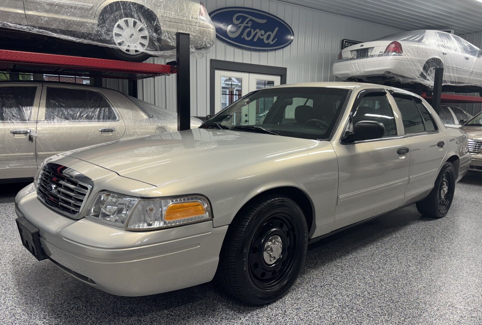 Ford Crown Victoria