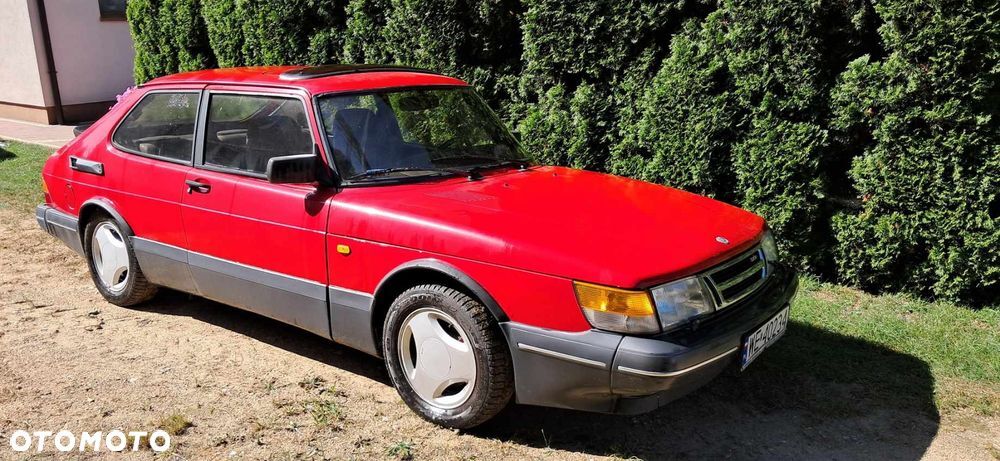 Saab 900
