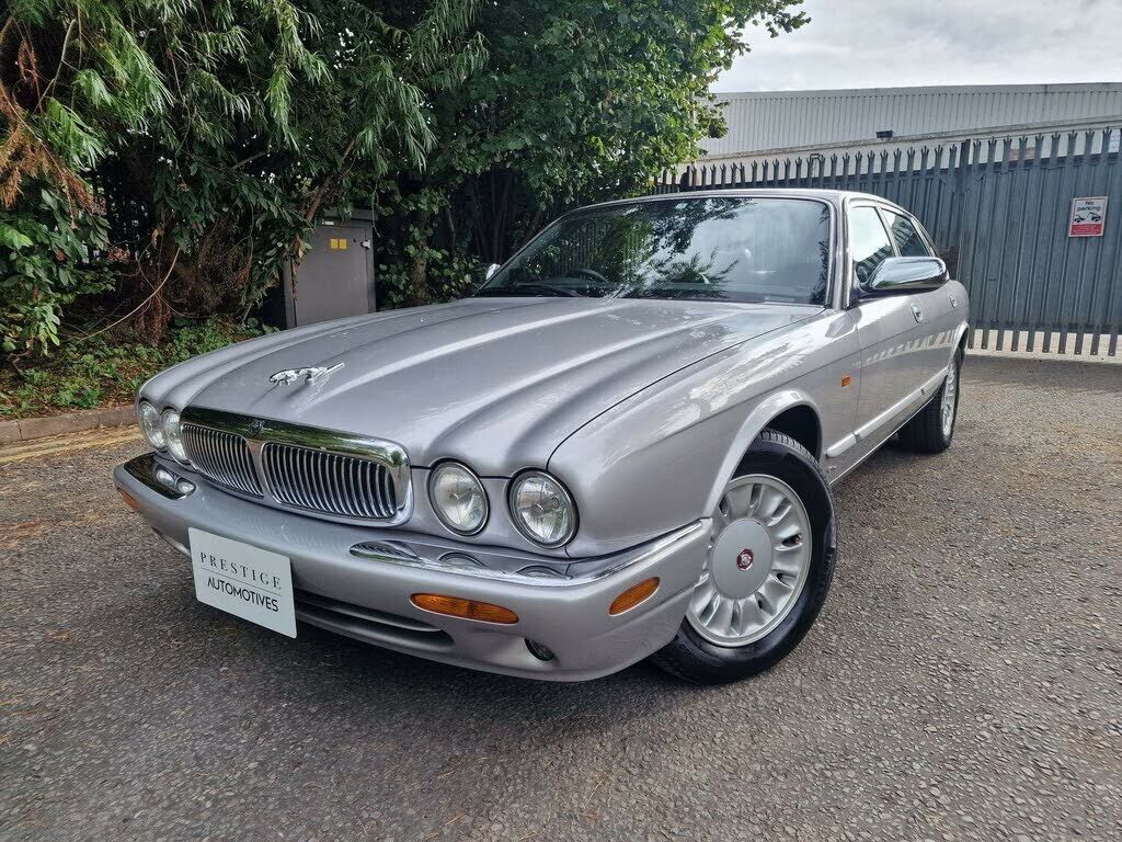 Jaguar XJ8