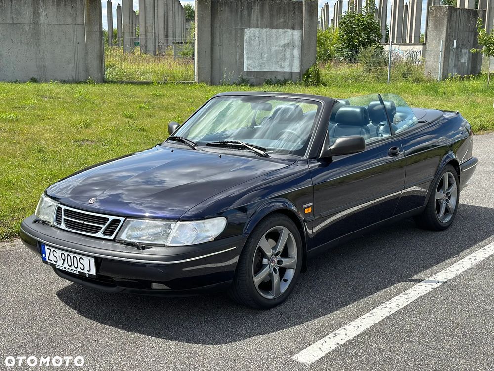 Saab 900