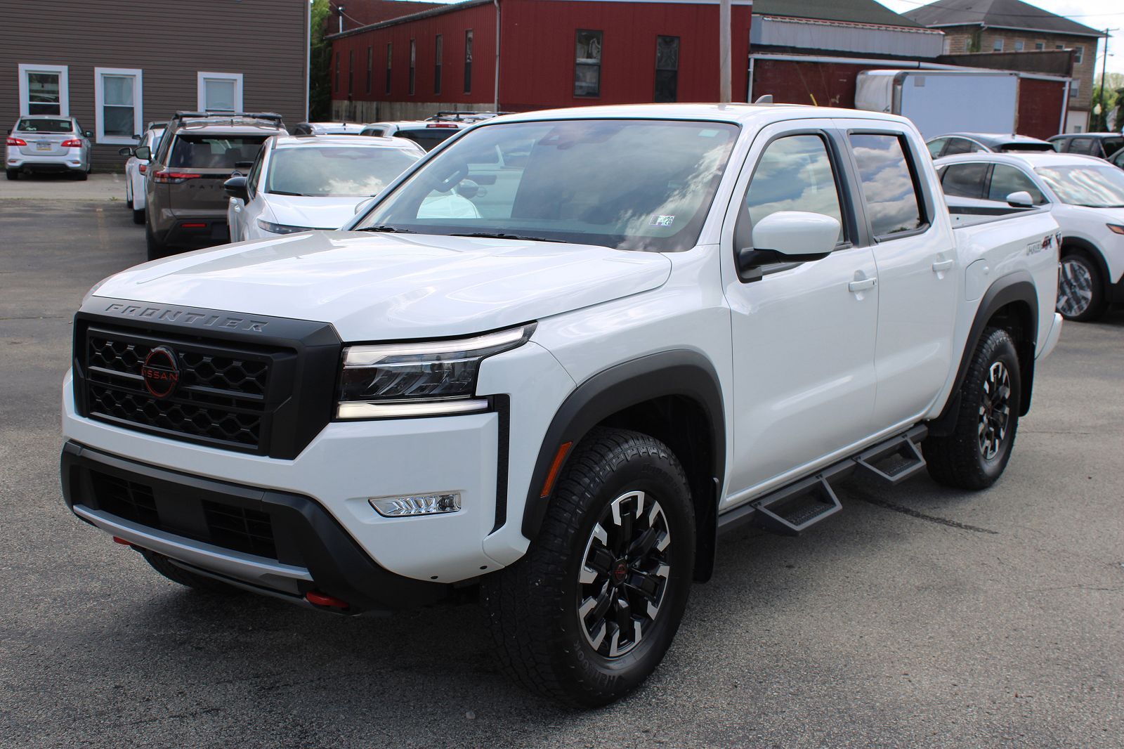 2024 NISSAN Frontier