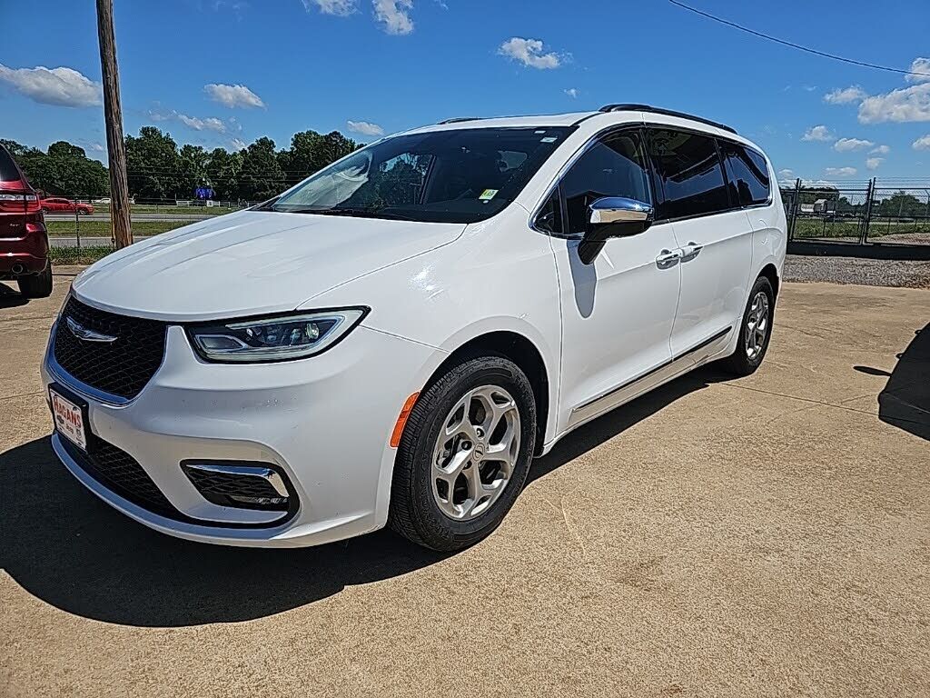 2023 CHRYSLER Pacifica