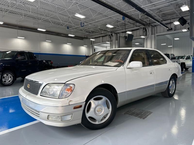 Lexus LS
